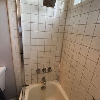 IT Tile and Grout Master - Tub shower regrout
Before - General Contractors Near Me - San Francisco, California IT Tile and Grout Master - Tub shower regrout
Before - General Contractors Near Me - San Francisco, California