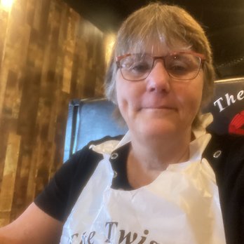 The Twisted Crab - Saw others putting it on so I just had to, too! And, the gloves came in handy for the corn! LOL - Seafood Near Me - Chesapeake, Virginia