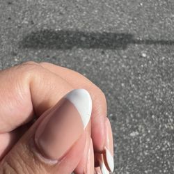 QQ Nails & Spa - Bumpy polish and poor fitting nails