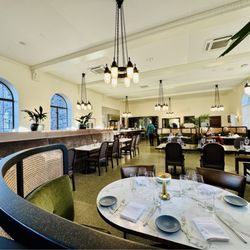 Cedar + Elm - Dining area