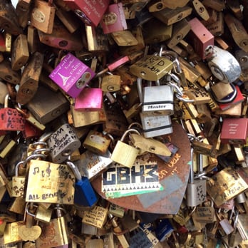 Le Pont des Arts - Landmarks & Historical Buildings Near Me - Paris, 75
