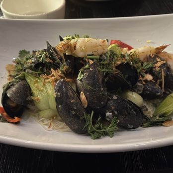 The Amsterdam - PEI Mussels - New American Near Me - Rhinebeck, New York