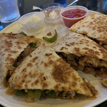 Mack's Bar & Grill - Chicken quesadilla - Dive Bars Near Me - St. Louis, Missouri