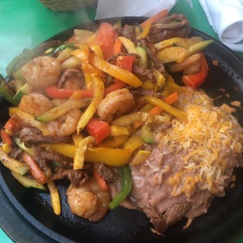 El Cholo - Steak and shrimp fajitas - Mexican Near Me - Los Angeles, California El Cholo - Steak and shrimp fajitas - Mexican Near Me - Los Angeles, California
