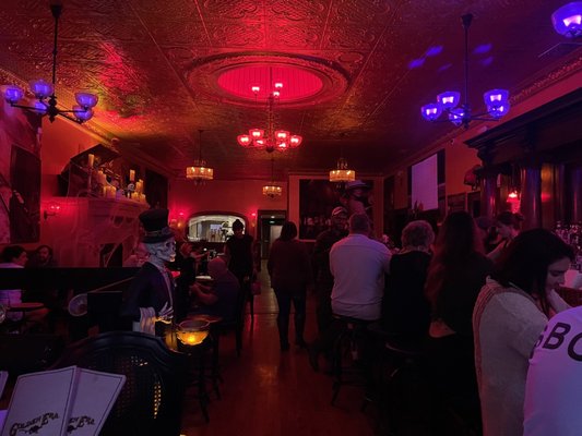 Golden Era Cocktail Bar and Lounge by null