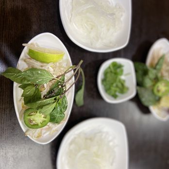 Thank U Pho - Onions, bean sprouts and lime - Vietnamese Near Me - Los Angeles, California Thank U Pho - Onions, bean sprouts and lime - Vietnamese Near Me - Los Angeles, California