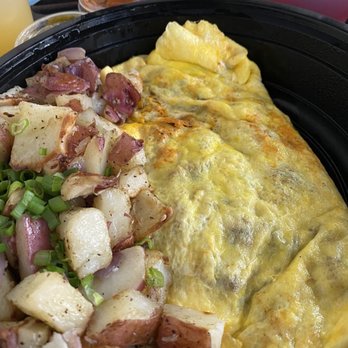 Chad's - Garden Omelette - Breakfast & Brunch Near Me - Santa Barbara, California