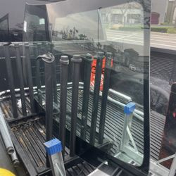 Gil's Auto Glass