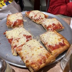Dino & Francesco's Pizza & Pasta House II - Sicilian personnel pizza