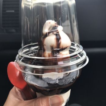 Dairy Queen Grill & Chill - Medium chocolate sundae - Ice Cream & Frozen Yogurt Near Me - Castle Rock, Colorado Dairy Queen Grill & Chill - Medium chocolate sundae - Ice Cream & Frozen Yogurt Near Me - Castle Rock, Colorado