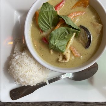 Pinto Thai Kitchen - Green Curry Lunch Special with chicken - Thai Near Me - Evanston, Illinois