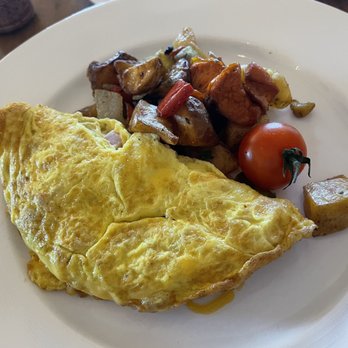 Atrio Wine Bar & Restaurant - Ham & Cheese // Create Your Own Omelet - Wine Bars Near Me - New York, New York