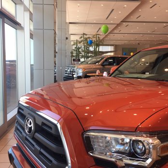 Camelback Toyota - Inside the store - Car Dealers Near Me - Phoenix, Arizona