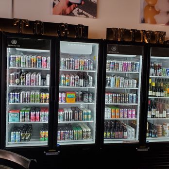 Main Street Pourhouse - Amazing selection of beers to go - Beer Bar Near Me - Vista, California