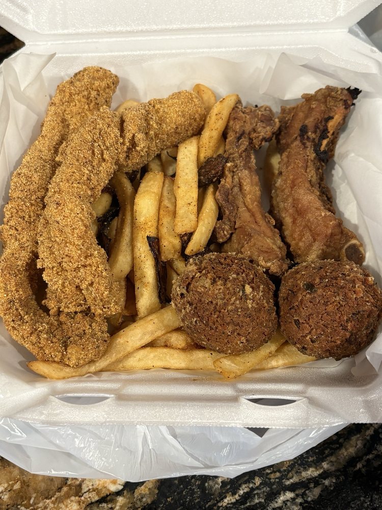 MaMaw’s Cajun Kitchen Logo