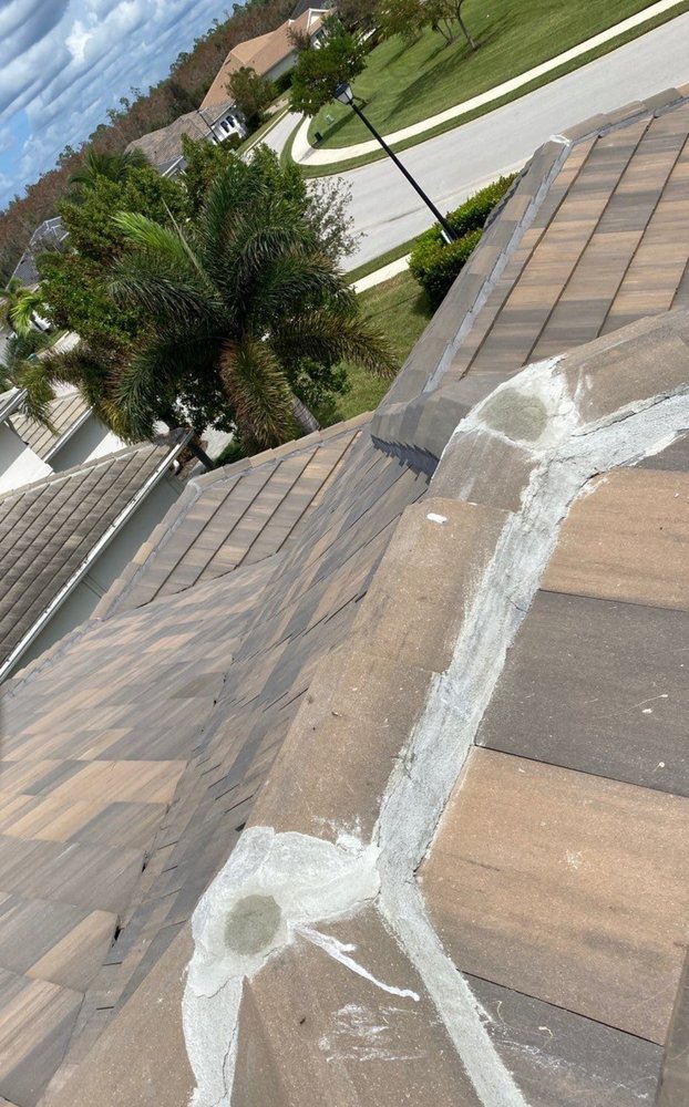 Slide of R4 Roofing and Reconstruction