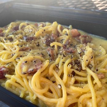 ARTIPASTA - Spaghetti carbonara - Italian Near Me - Austin, Texas ARTIPASTA - Spaghetti carbonara - Italian Near Me - Austin, Texas