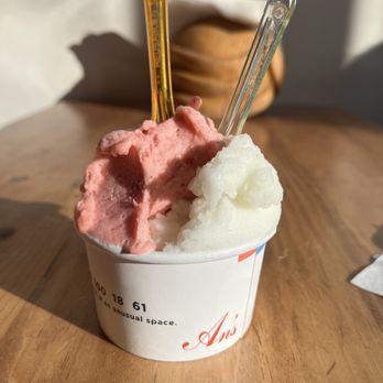 An's Hatmakers - Strawberry lemon and palette cleanser - Gelato Near Me - Del Mar, California An's Hatmakers - Strawberry lemon and palette cleanser - Gelato Near Me - Del Mar, California