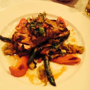 Mas Alla Del Sol - Salmon with veggies and a habanero salsa.. muy rico! - Mexican Near Me - Chicago, Illinois