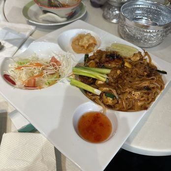 Muan Jai Thai Kitchen - Chicken Pad Tai with sweet potato tempura - Thai Near Me - Chicago, Illinois Muan Jai Thai Kitchen - Chicken Pad Tai with sweet potato tempura - Thai Near Me - Chicago, Illinois