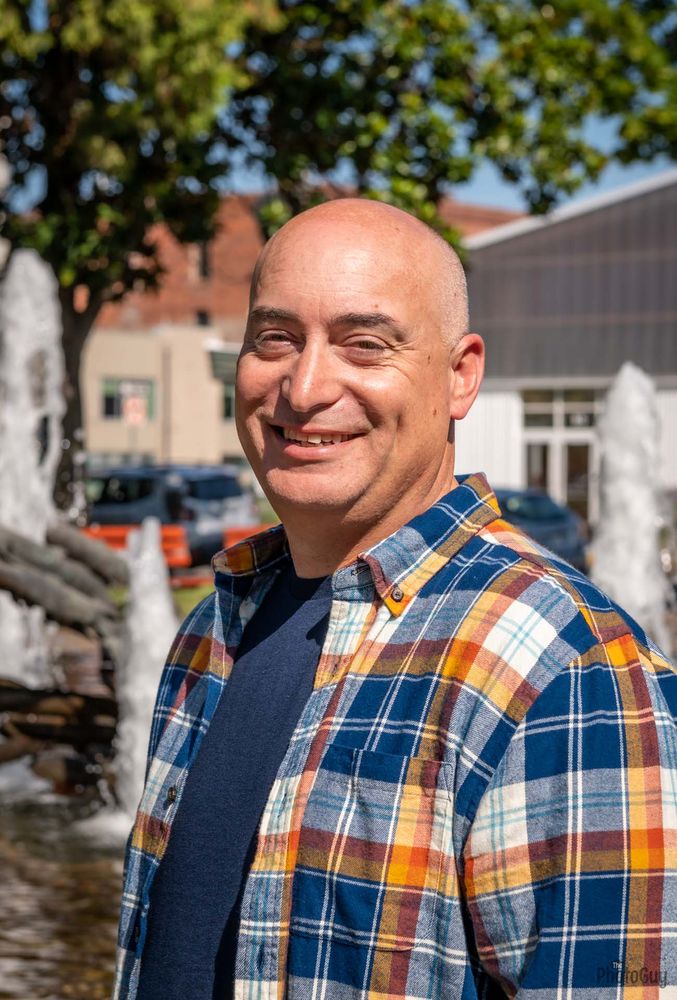 EUGENE’S ALTERNATIVE REALTORS Updated July 2024 14 Photos 35 E