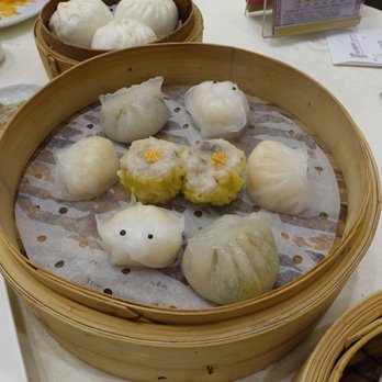 明星海鮮酒家 - mixed dumplings (2 of each: siu mai, shrimp dumpling, fun gor) - Cantonese Near Me - Hong Kong, HK