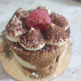Dortoni Bakery - Bakeries Near Me - Commack, New York