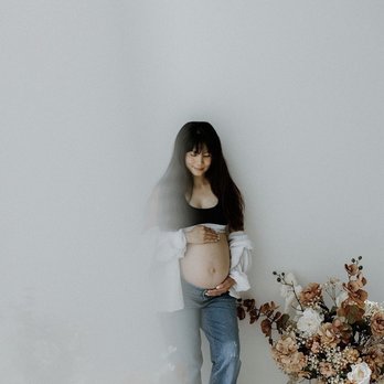 Kay Gilgan Photography - Maternity photoshoot - Sherwood studio - Boudoir Photography Near Me Kay Gilgan Photography - Maternity photoshoot - Sherwood studio - Boudoir Photography Near Me