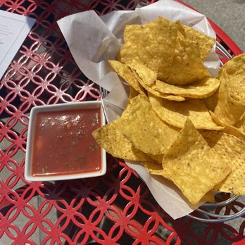 Señor Machetes - Chips and Salsa (complimentary) - Mexican Near Me - Madison, Wisconsin
