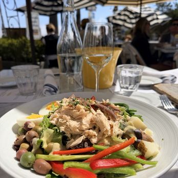 Blue Moon Over Avila - Salad Nicoise (yummy!) - French Near Me - Avila Beach, California