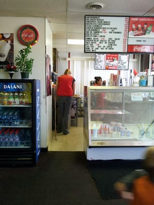 Cree-Mee Drive In by null