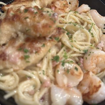 Olive Garden Italian Restaurant - Chicken and Chicken & Shrimp Carbonara with extra lemon sauce - Italian Near Me - Oxnard, California