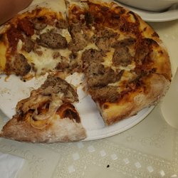 Dantes Italian Bistro & Pastry - Personal meatball pizza