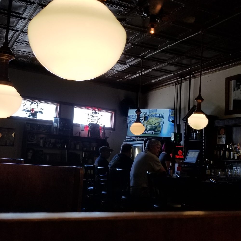 Royal Oaks Bar & Grill - Bar area - Bars Near Me - Youngstown, Ohio Royal Oaks Bar & Grill - Bar area - Bars Near Me - Youngstown, Ohio