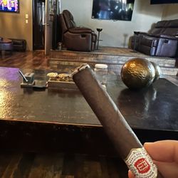 Hydeaway Cigar Club - Good vibes here