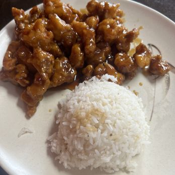 Sumo Bowl - General Tso's Chicken & steamed rice. - Asian Fusion Near Me - New Bern, North Carolina Sumo Bowl - General Tso's Chicken & steamed rice. - Asian Fusion Near Me - New Bern, North Carolina