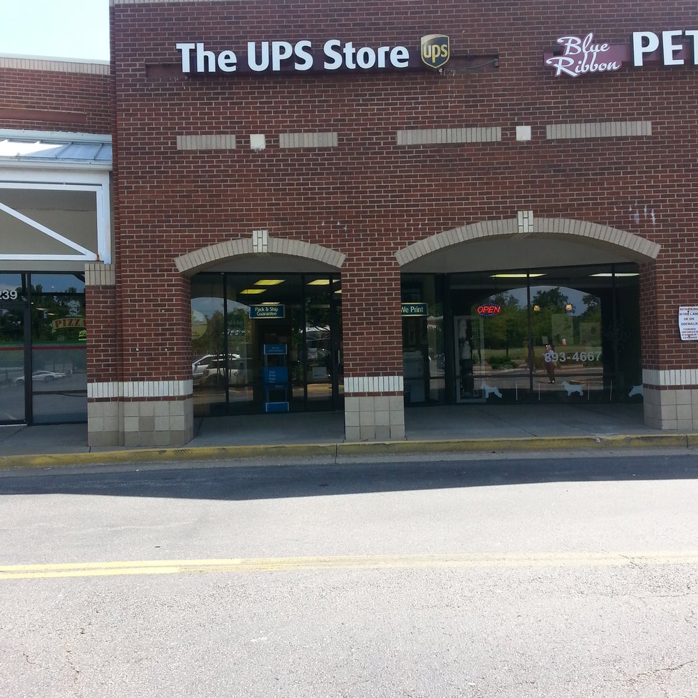 Front of the store, in a small strip mall just off the road. Front of the store, in a small strip mall just off the road.