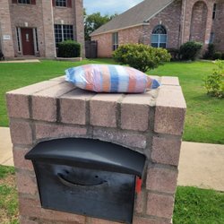 United States Post Office - September 2023
Left package on top of mailbox.