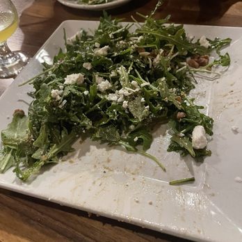 Fat Olives - Arugula salad- goat cheese, candied pecans, lemon balsamic vinaigrette- wonderful!! - Pizza Near Me - Flagstaff, Arizona