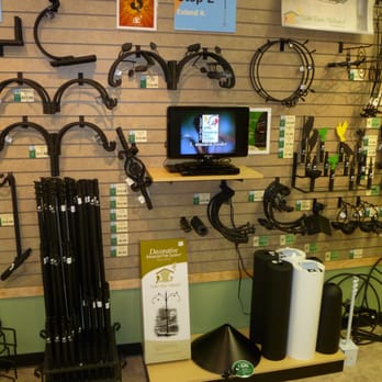 Wild Birds Unlimited - Advanced Pole Systems - Bird Shops Near Me - Puyallup, Washington Wild Birds Unlimited - Advanced Pole Systems - Bird Shops Near Me - Puyallup, Washington