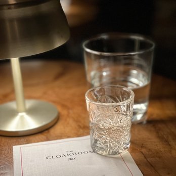 Cloakroom Bar - Waiting room - Cocktail Bars Near Me - Montreal, Quebec