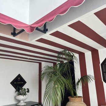Esme Hotel Miami Beach - Outside walkway - Hotels Near Me - Miami, Florida