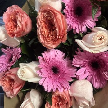 Leon's Flower Shop - Florists Near Me - Paramount, California