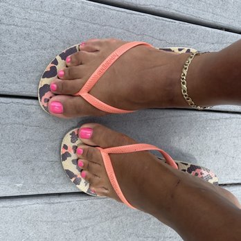 Luxe Nail Spa - Spa pedi wit Neon pink gel. - Nail Salons Near Me - Pompano Beach, Florida Luxe Nail Spa - Spa pedi wit Neon pink gel. - Nail Salons Near Me - Pompano Beach, Florida