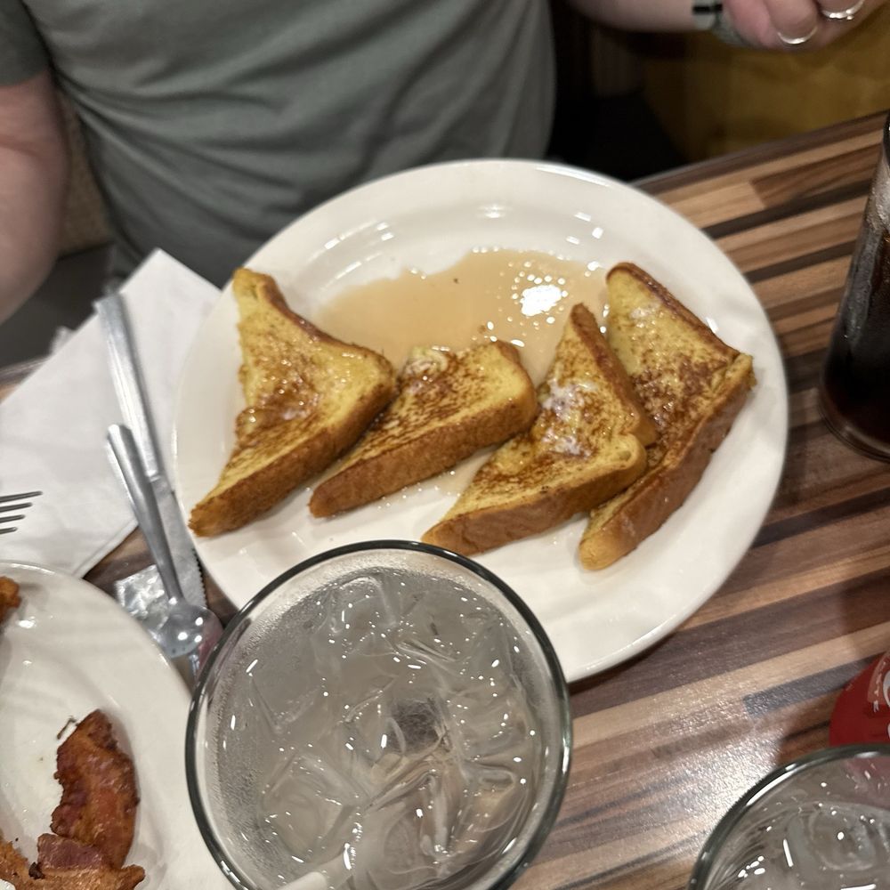 Andy's Restaurant - French toast and bacon - American Near Me - New York, New York Andy's Restaurant - French toast and bacon - American Near Me - New York, New York