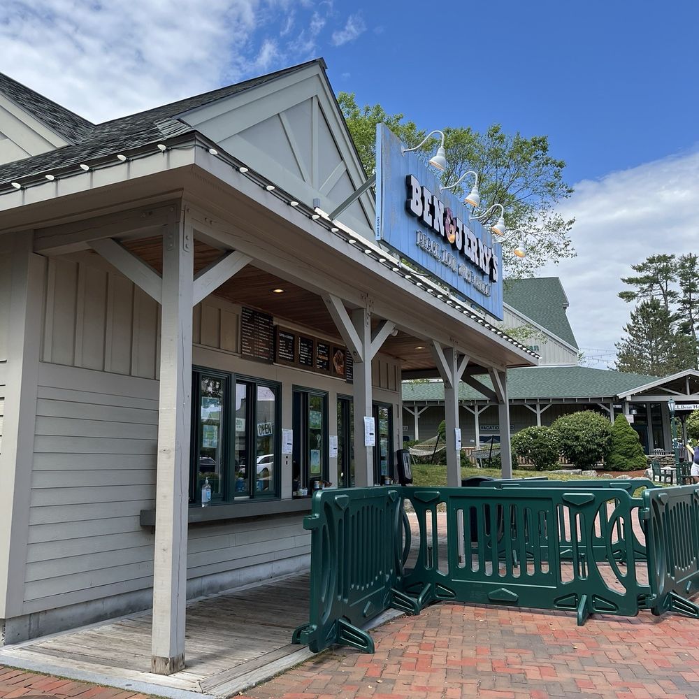 Ben & Jerry’s - Outside ... near the outdoor stage - Ice Cream & Frozen Yogurt Near Me - S Freeport, Maine