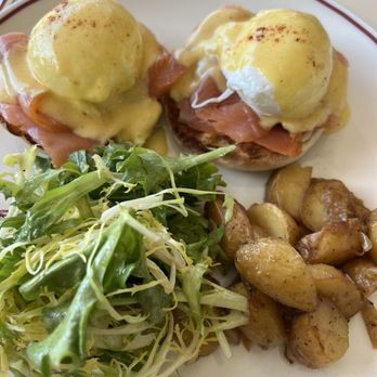 Bouillon MOULIN - Salmon eggs benedict - French Near Me - Newport Beach, California