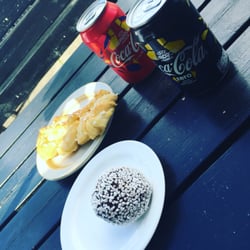 Café Rosenhill - Vaniljfläta&chokladboll :)