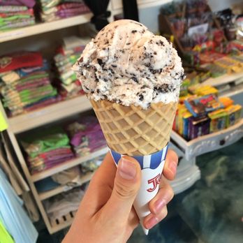 Joey's Custard - Vegan vanilla chip - Ice Cream & Frozen Yogurt Near Me - Sanibel, Florida Joey's Custard - Vegan vanilla chip - Ice Cream & Frozen Yogurt Near Me - Sanibel, Florida