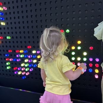 Hyper Kidz Alexandria - Giant lite bright - Indoor Playcenter Near Me - Franconia, Virginia